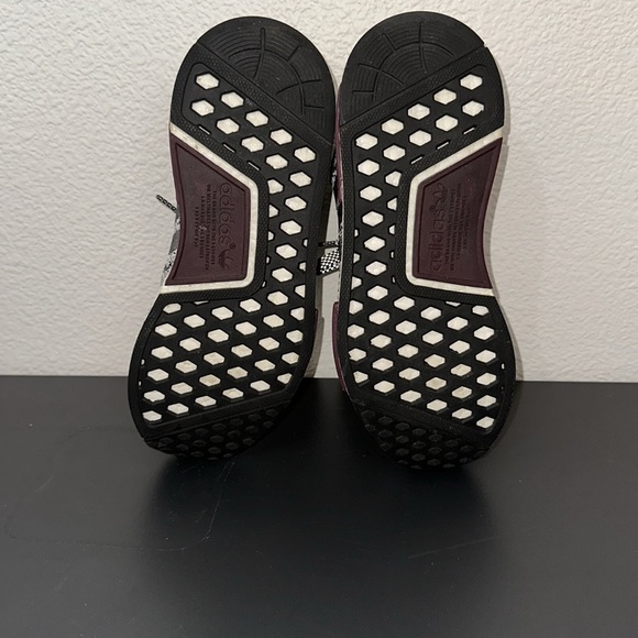 Worn adidas NMD shoe kids/womens - Picture 9 of 9